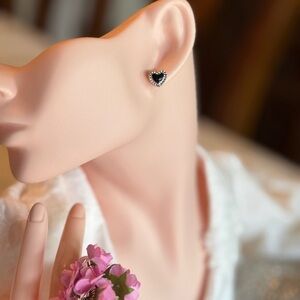 NEW | Silver Black Heart Earrings 🖤